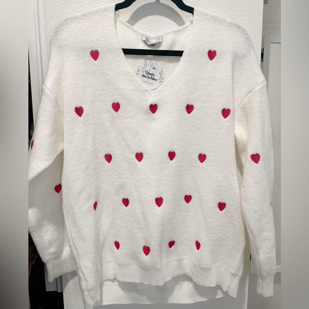 NWT Boutique soft plush white hearts sweater ❤️